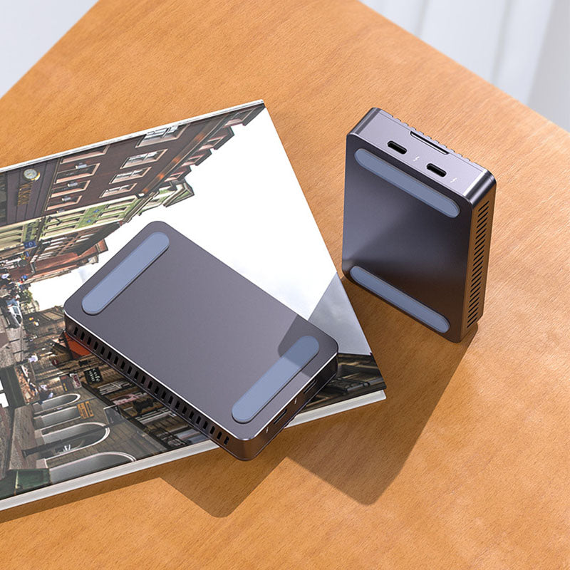 Thunderbolt3 hub with NVMe SSD Enclosure